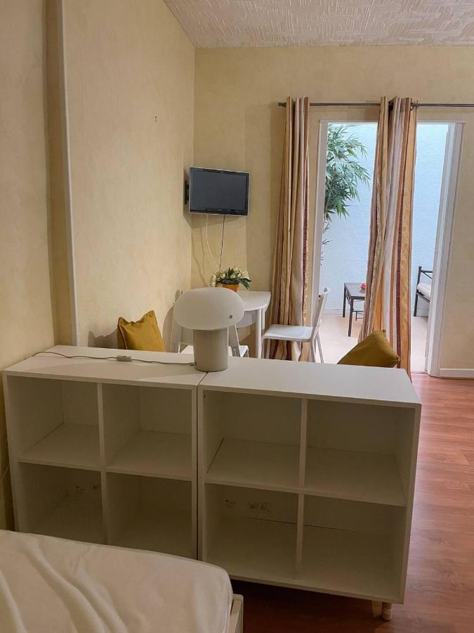 Studio N•2 Avec Patio En Plein Coeur De La Ville 巴涅尔德比戈尔 外观 照片