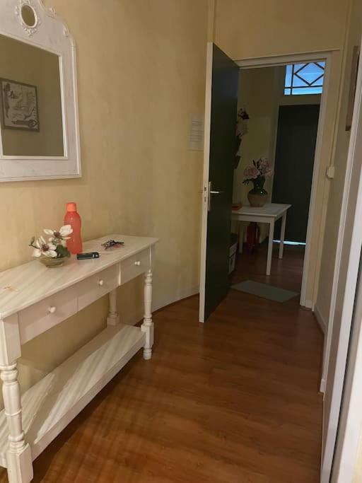 Studio N•2 Avec Patio En Plein Coeur De La Ville 巴涅尔德比戈尔 外观 照片